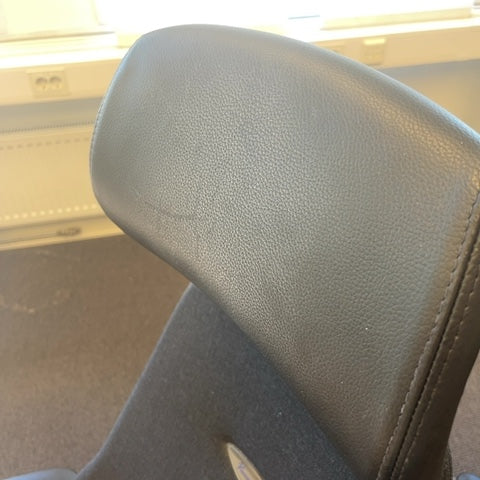 Plus kontorstol fra Kinnarps i grå
