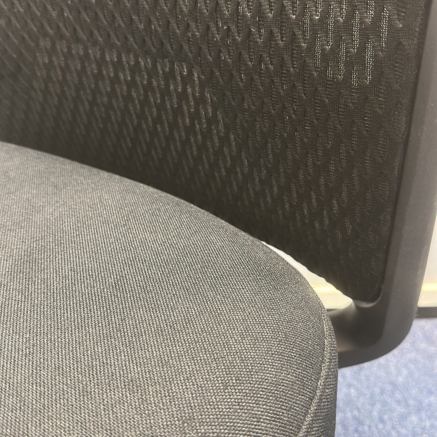 ID Mesh kontorstol fra Vitra i svart