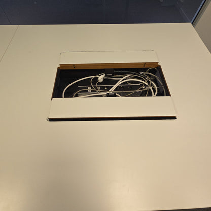(280x120) Aarsland konferansebord i hvit, kabelluke i bordplate