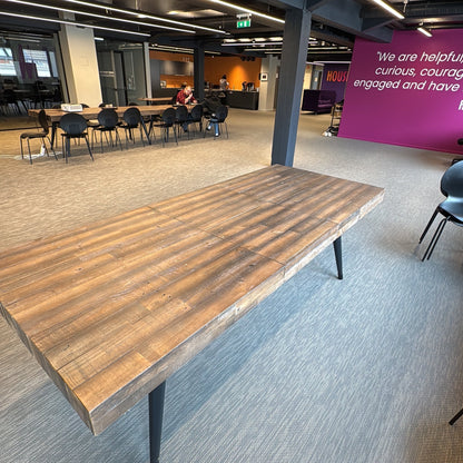 (180x100) spisebord i valnøtt m/ uttrekk