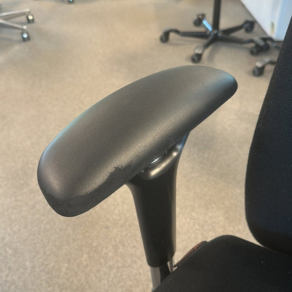 XO kontorstol fra SAVO i svart