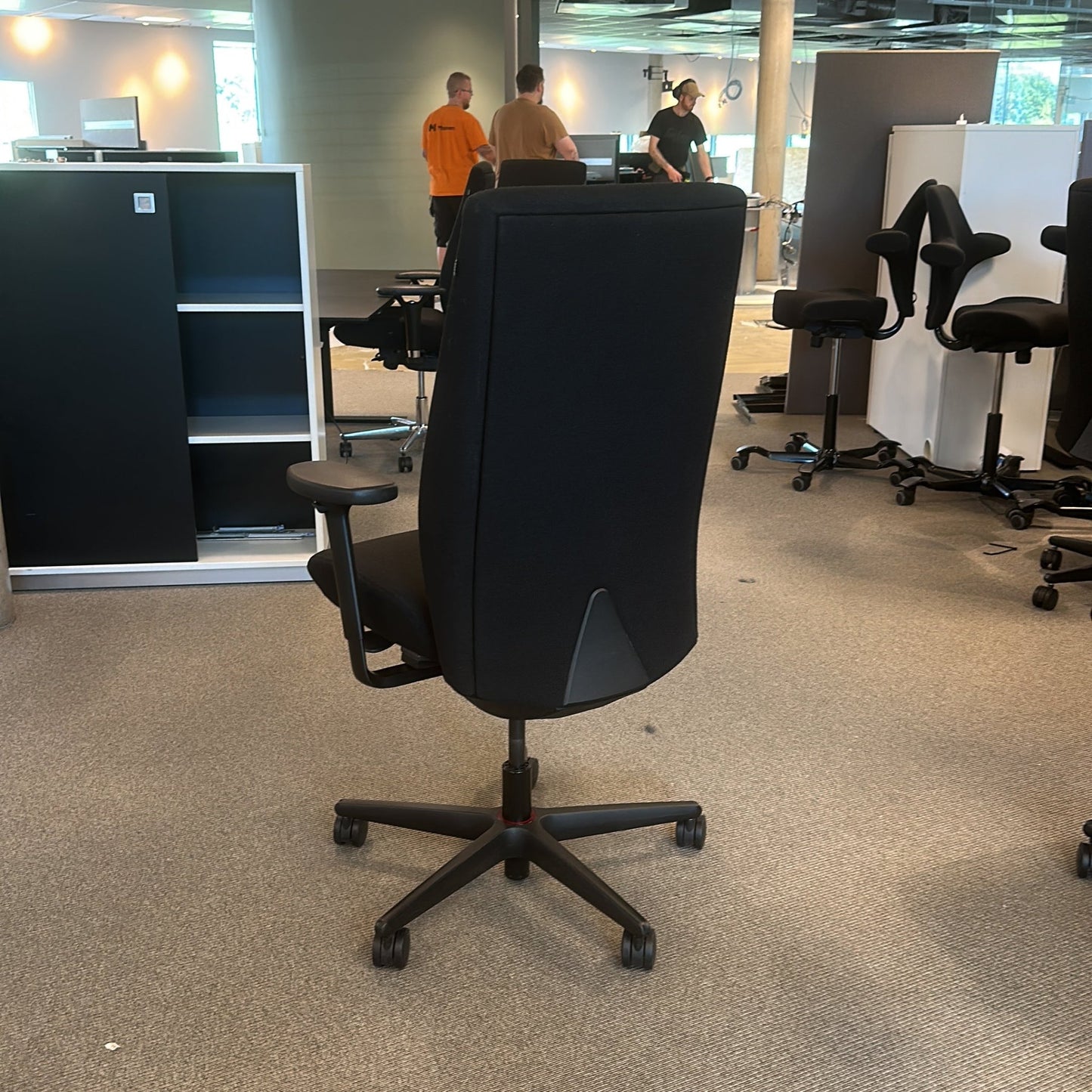 XO kontorstol fra SAVO i svart