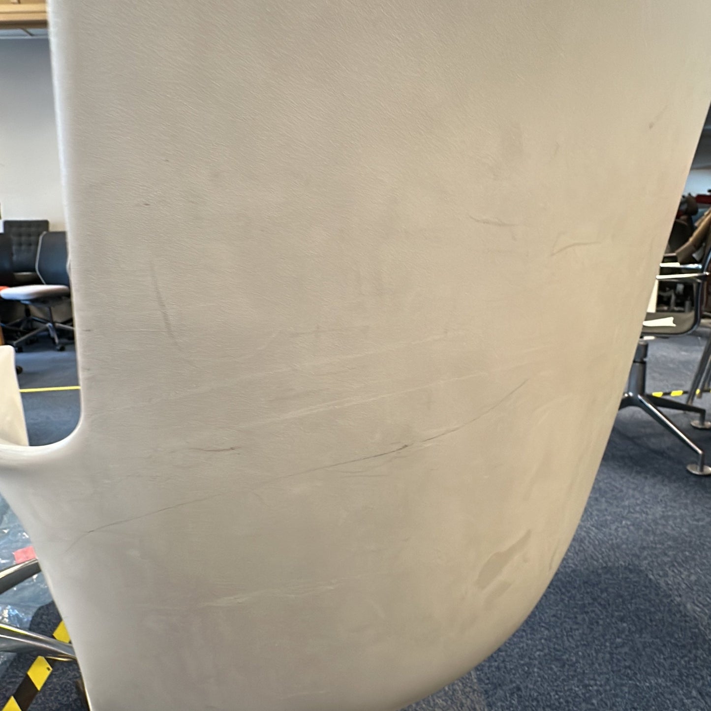 Spoon Chair møtestol fra Kartell i hvit