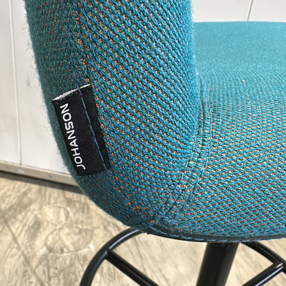 Studio BS barstol fra Johanson Design i grønn, trompetfot med fotring