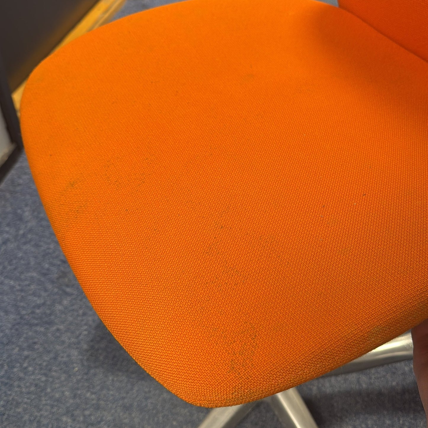 Plus [8] kontorstol fra Kinnarps i oransje