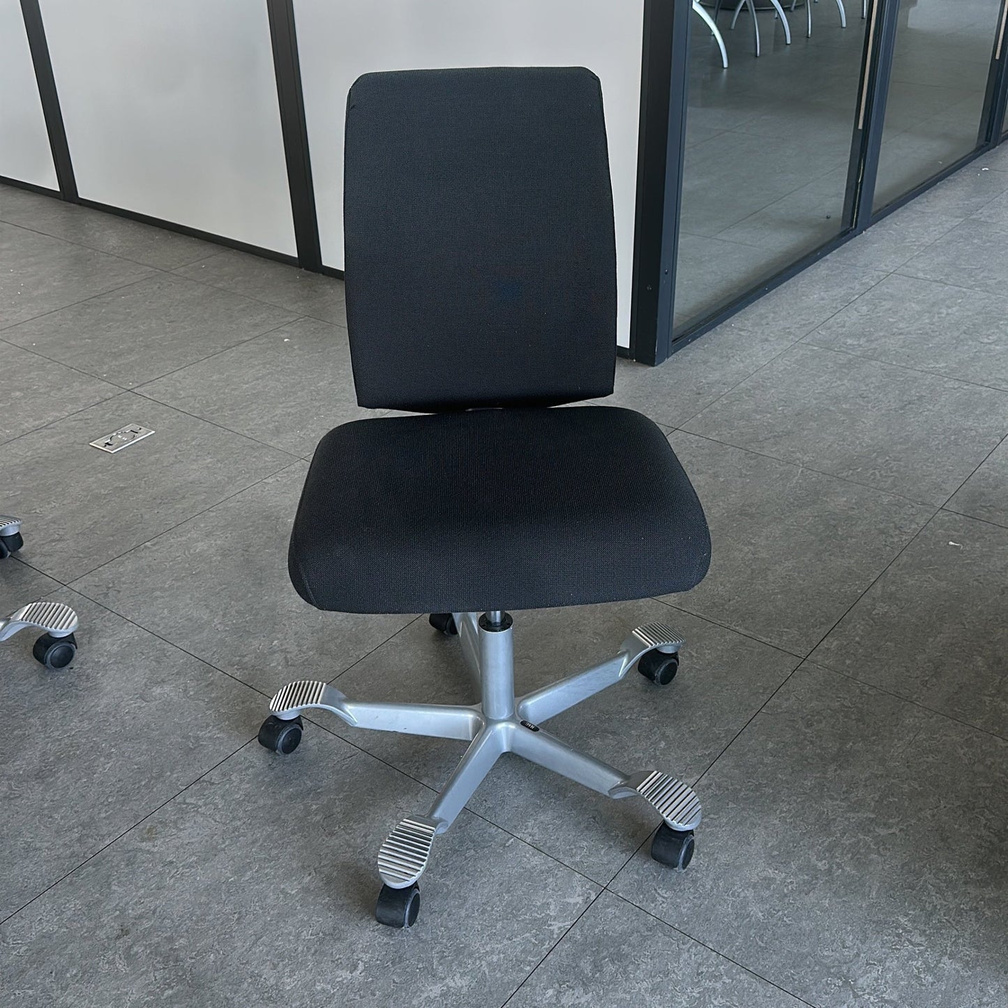 H05 5300 kontorstol fra HÅG i grå