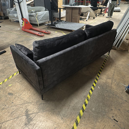 Andorra Sofa Gabby Sofa fra ARTWOOD i mørk grå, velur