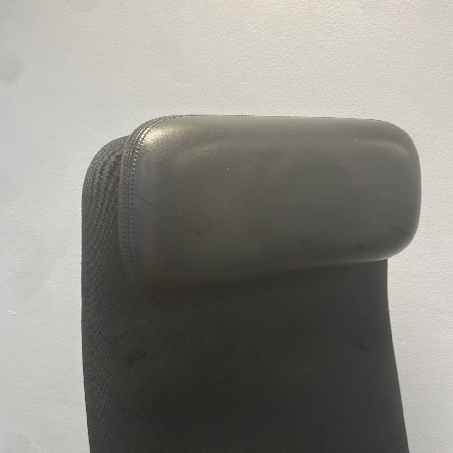 Pacific Chair kontorstol fra Vitra i svart