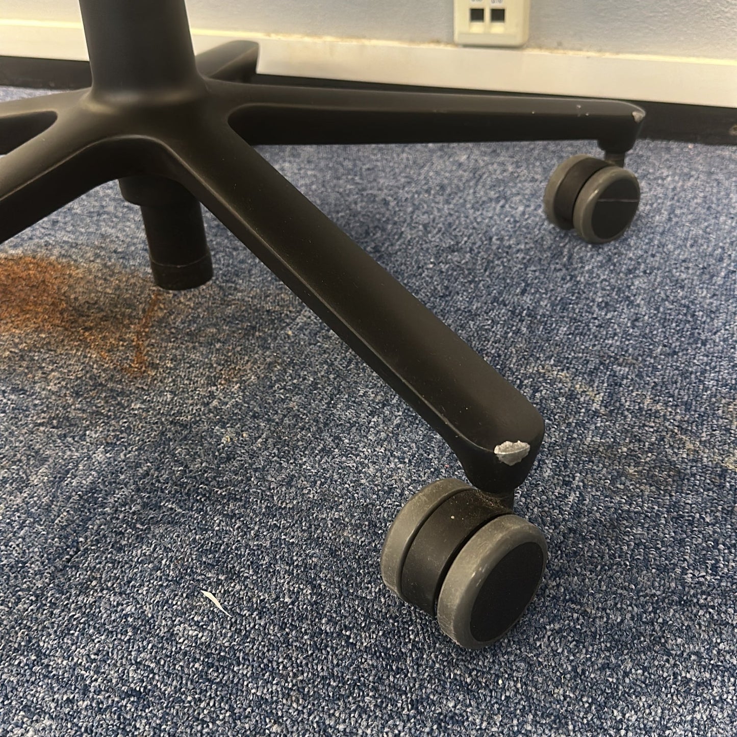 Pacific Chair kontorstol fra Vitra i svart