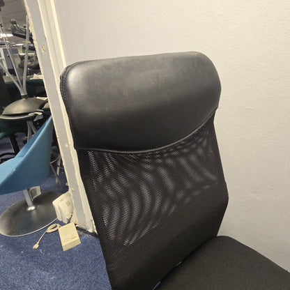 Kontorstol i svart, nettrygg