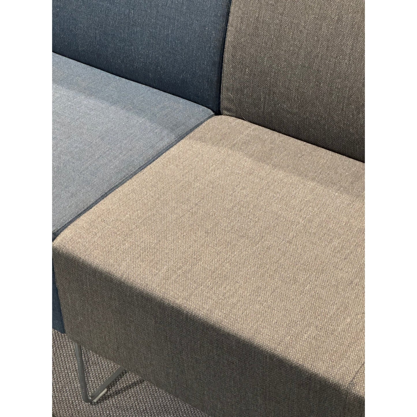 VAD Pivot sofa i flerfarget