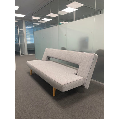 Sovesofa fra Innovation i lys grå