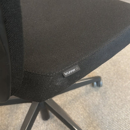 Kontorstol fra Brunner i svart