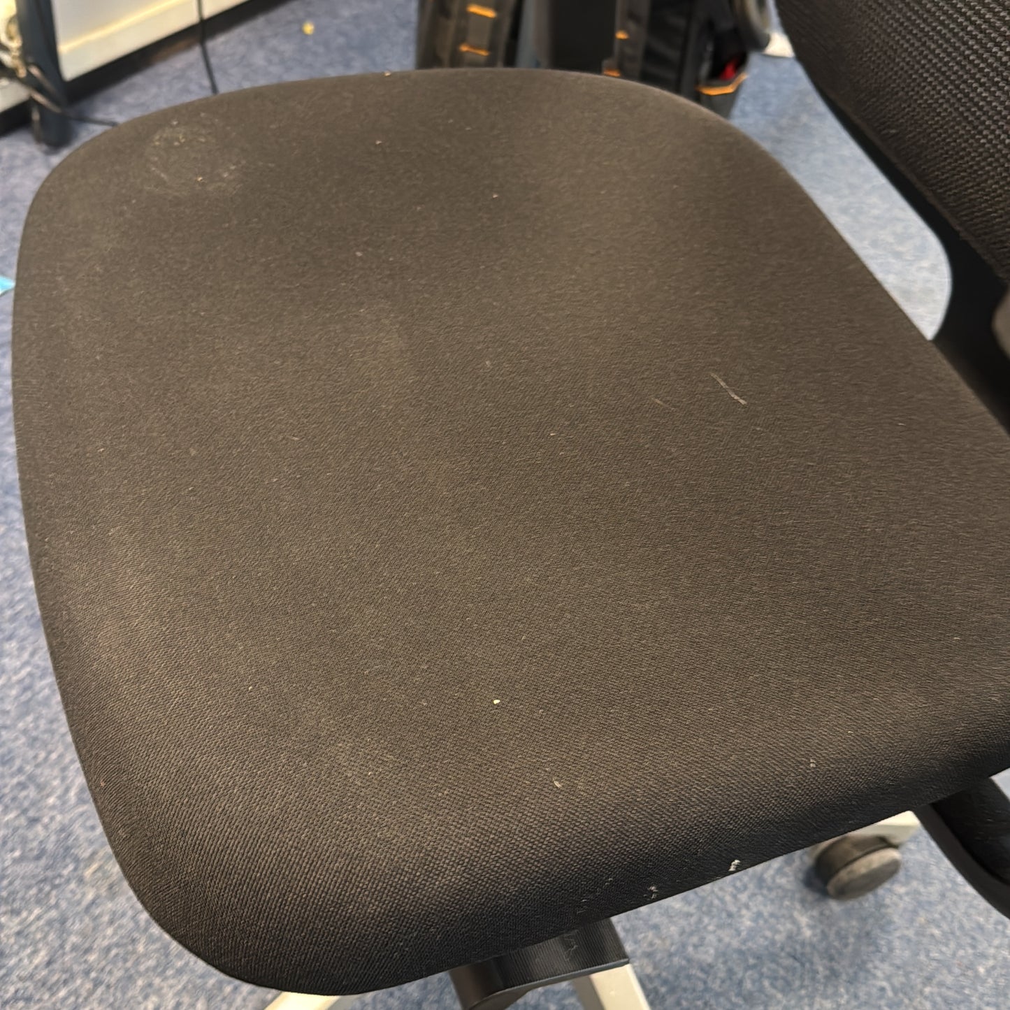 Reply kontorstol fra Steelcase i svart