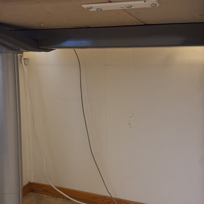 (210x130) EFG hjørneskrivebord i grå