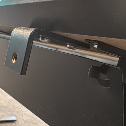 (160x47) bordskjerm i lys grå