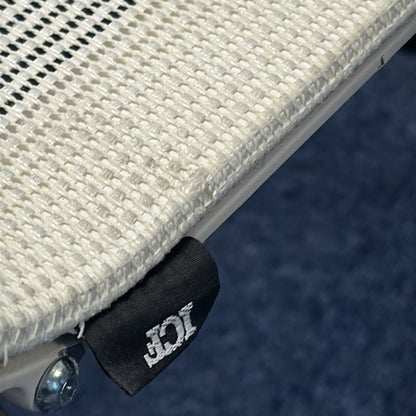 ICF Stick Loungestol i hvit, mesh-stoff, sledebein i krom