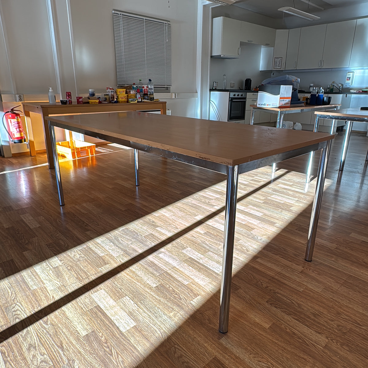(180x80) spisebord i lyst tre, kromben