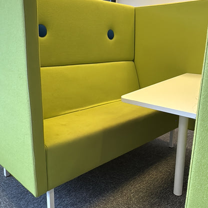 Mitab Mute loungesofa i grønn, med bord