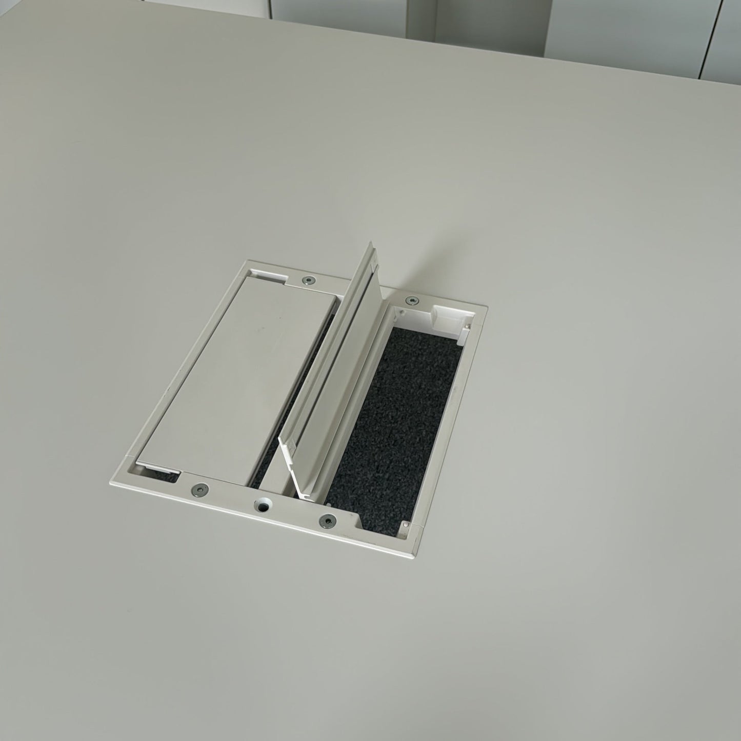 (160x160) Vitra møteromsbord i hvit