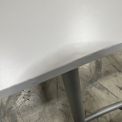 (160x80) EFG skrivebord i lys grå