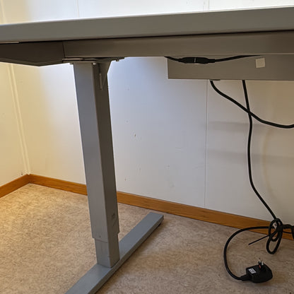 (200x90) skrivebord i grå, buet bordplate