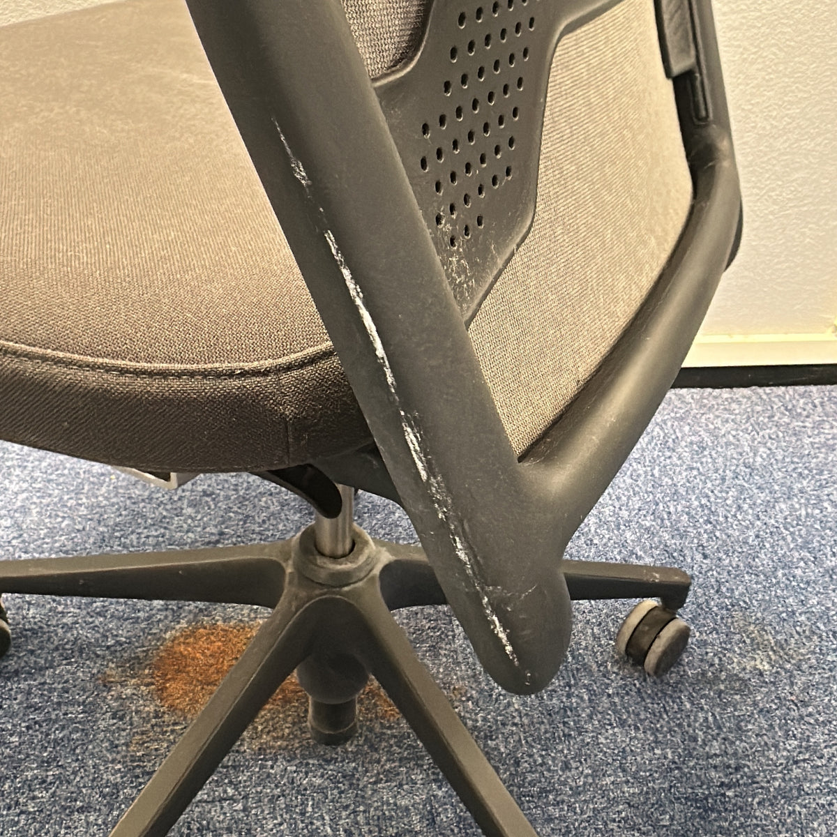 ID Mesh kontorstol fra Vitra i grå, nettrygg
