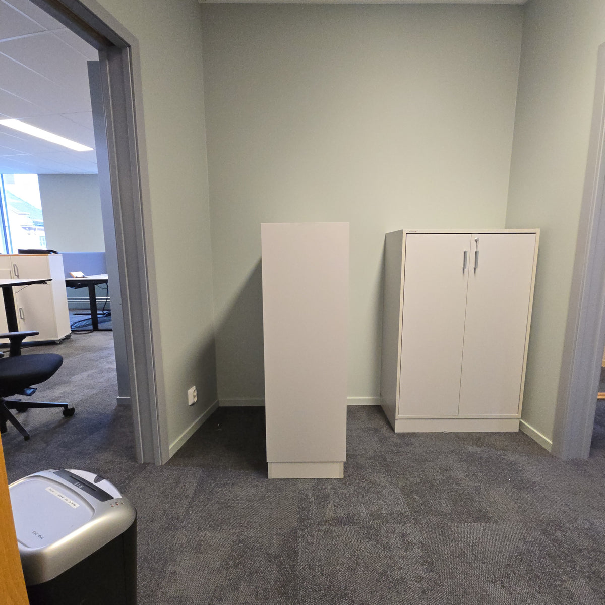 (80x40x127) Svenheim skap i lysegrå