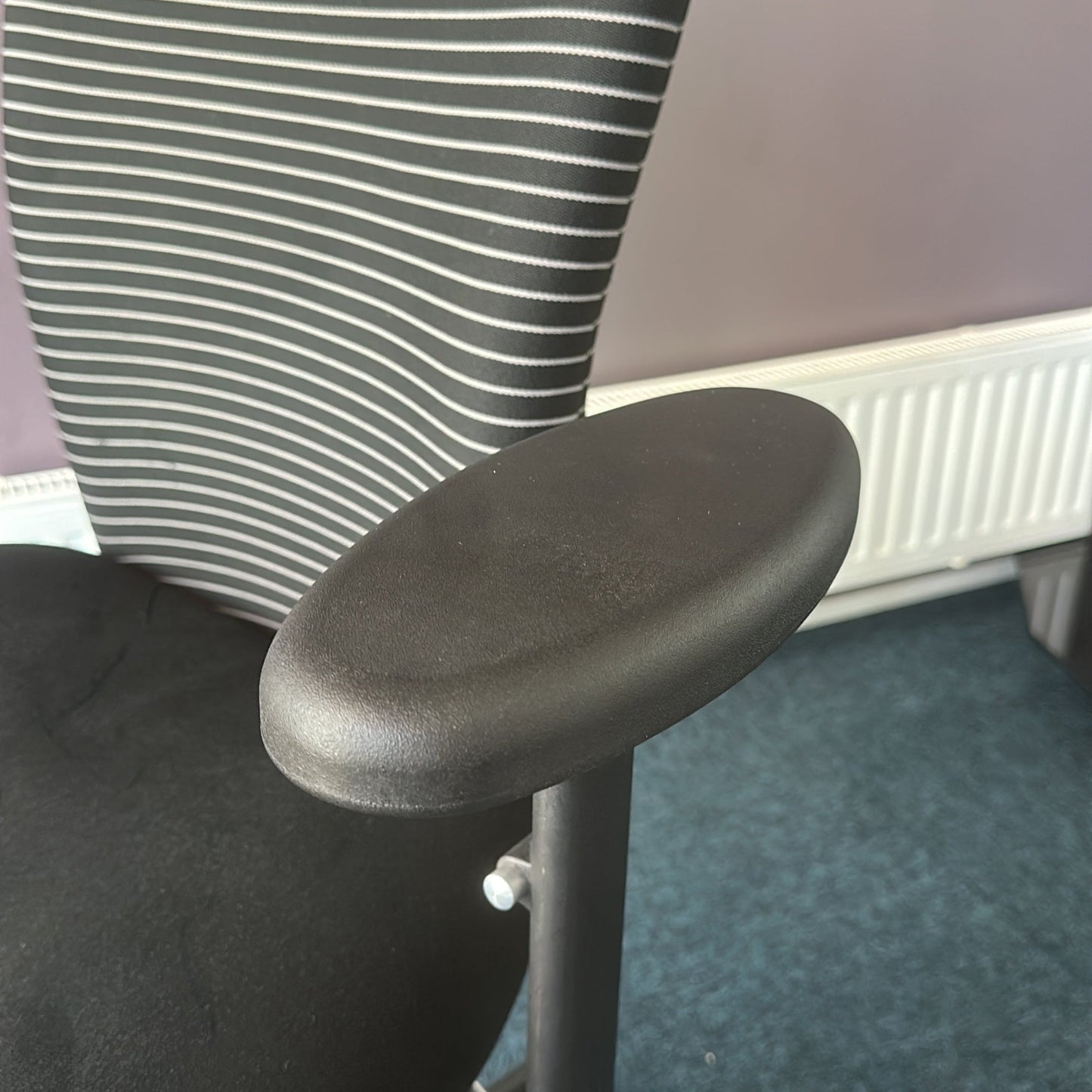 T-Chair kontorstol fra Vitra i svart
