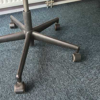 T-Chair kontorstol fra Vitra i svart