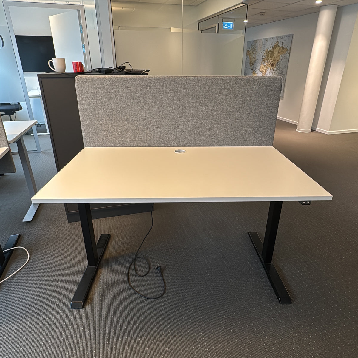 (140x80) Linak el hev/senk i hvit, svart understell
