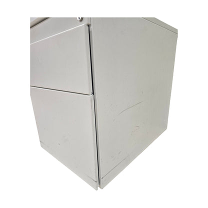 Skuffeseksjon i hvit