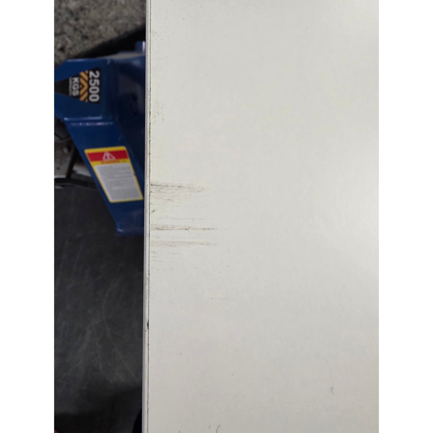 Skrivebord FLEXUS, innsynsskjerming, L1200 B800 H720 mm, hvit laminat