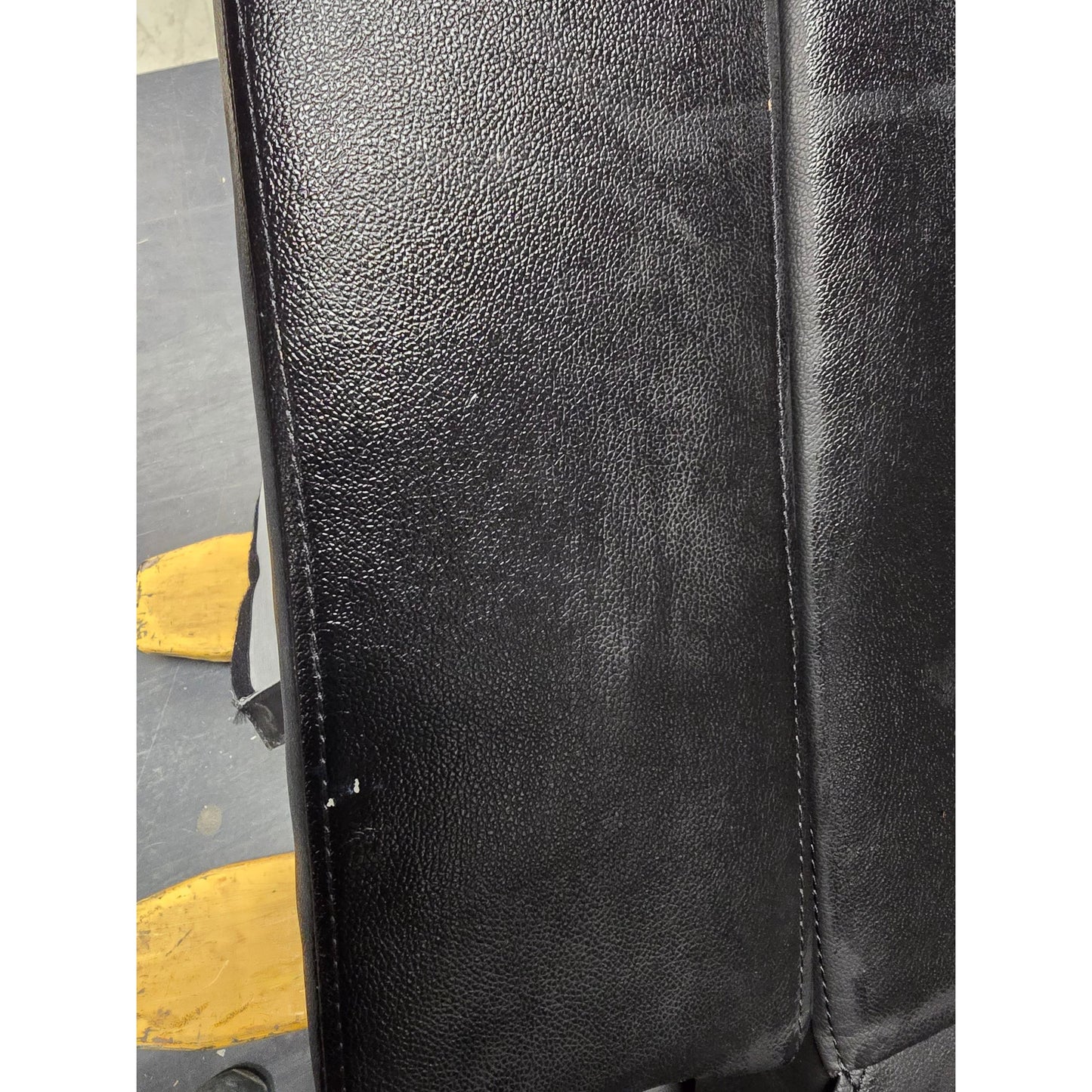 Mora 2-seter sofa fra A-Møbler, Hud og PU