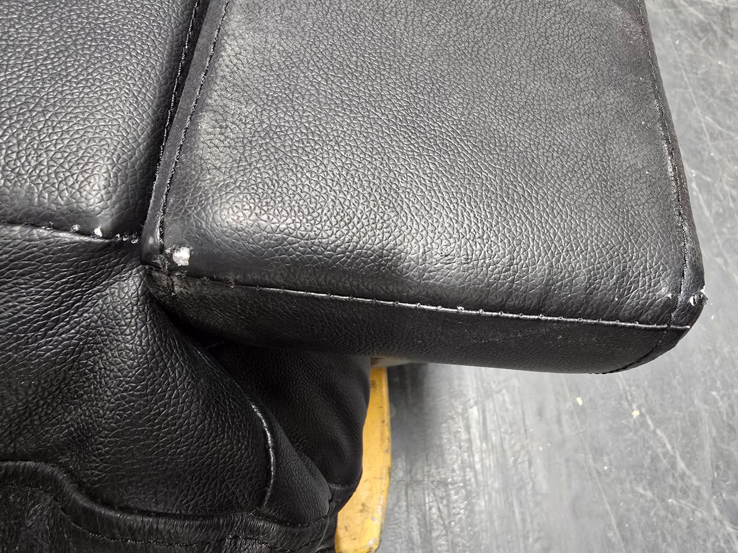 Mora  reclinerstol, sort hud og PVC