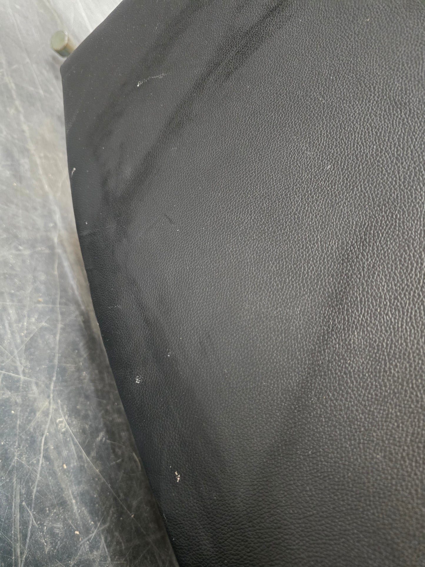 Mora  reclinerstol, sort hud og PVC