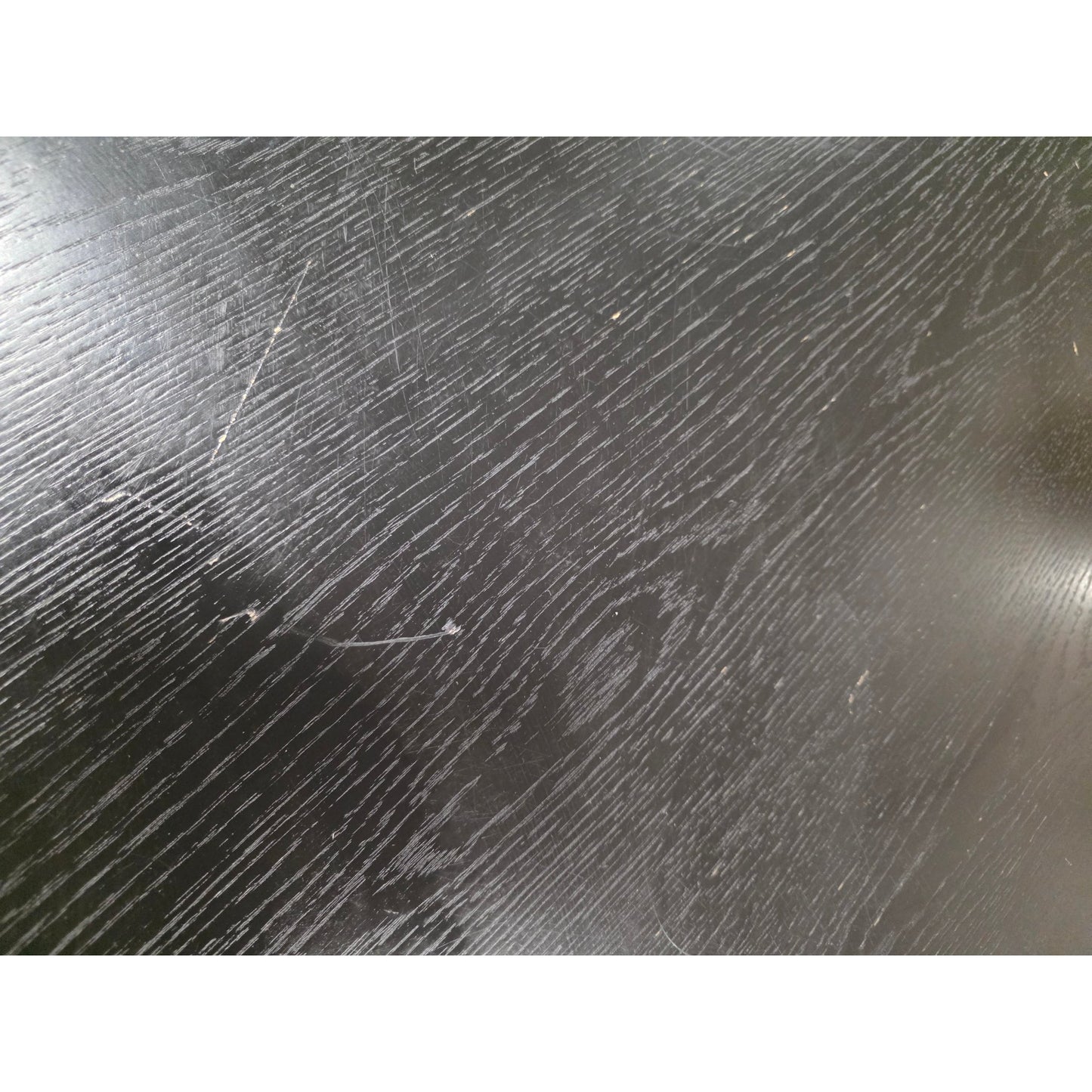 Fiola stuebord fra A-Møbler, svart eik, Ø45 cm