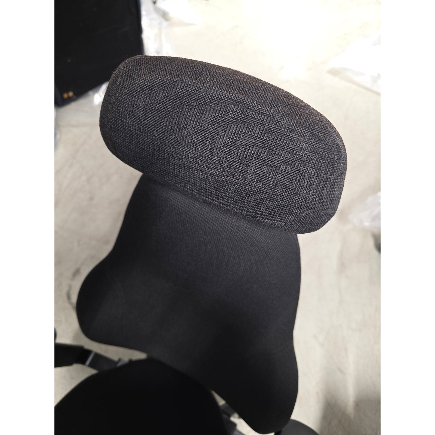 Mereo 220 kontorstol fra RH, svart