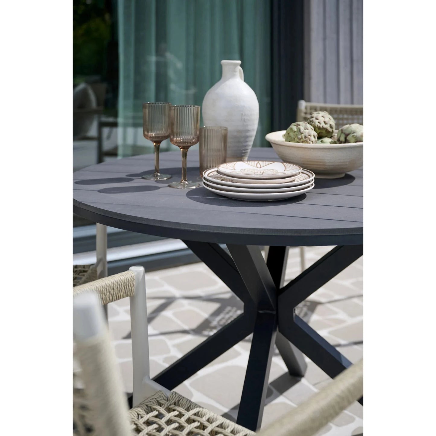 Adriana Hagebord svart - 73 cm ø110